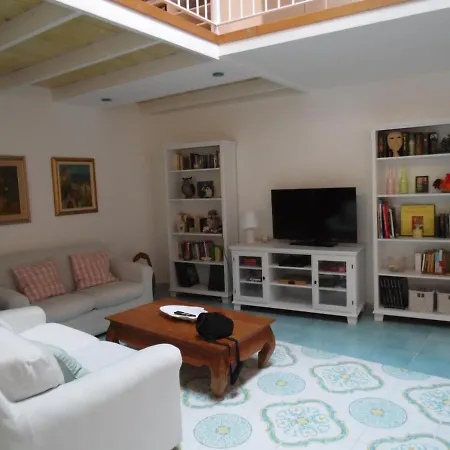A Casa Di Monica Pozzuoli